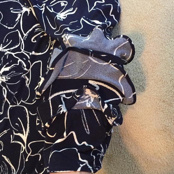 Gabby Skye Dress NWT Navy Ivory Size 12 - Picture 4 of 7